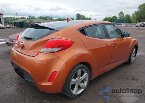 2012 Hyundai Veloster Base W/Black z USA, uszkodzony, nr VIN KMHTC6AD3CU057620